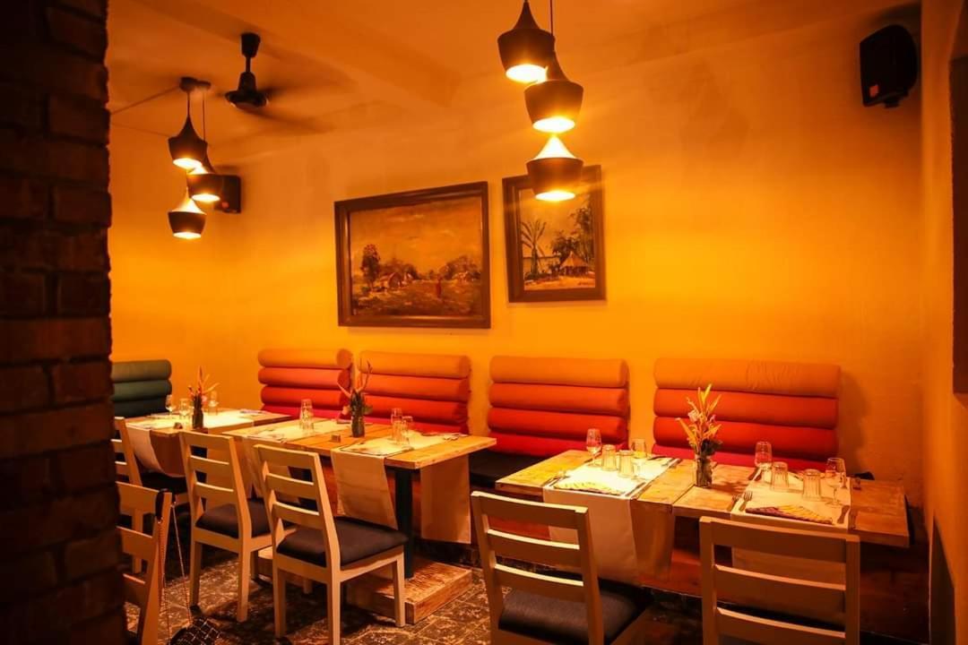 Botanika Hotel Bujumbura Luaran gambar